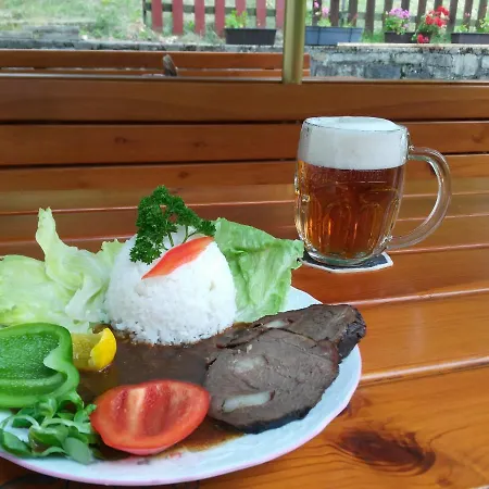Na Chmelnici Hotel *